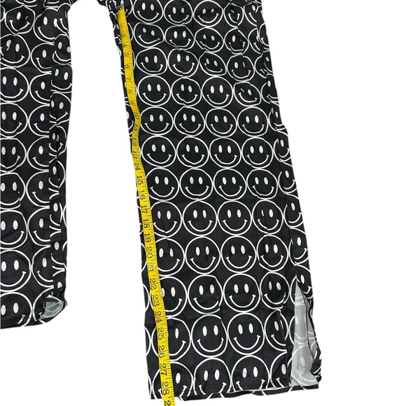 Dressed in Lala Satin Playsuit Set Black & White
Smiley Face Print size medium - Picture 8 of 16